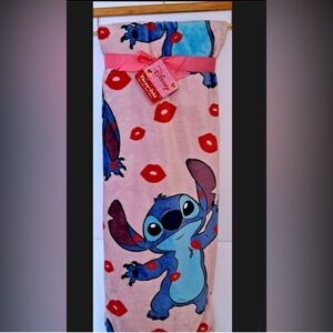 Disney stitch love/kisses throw blanket